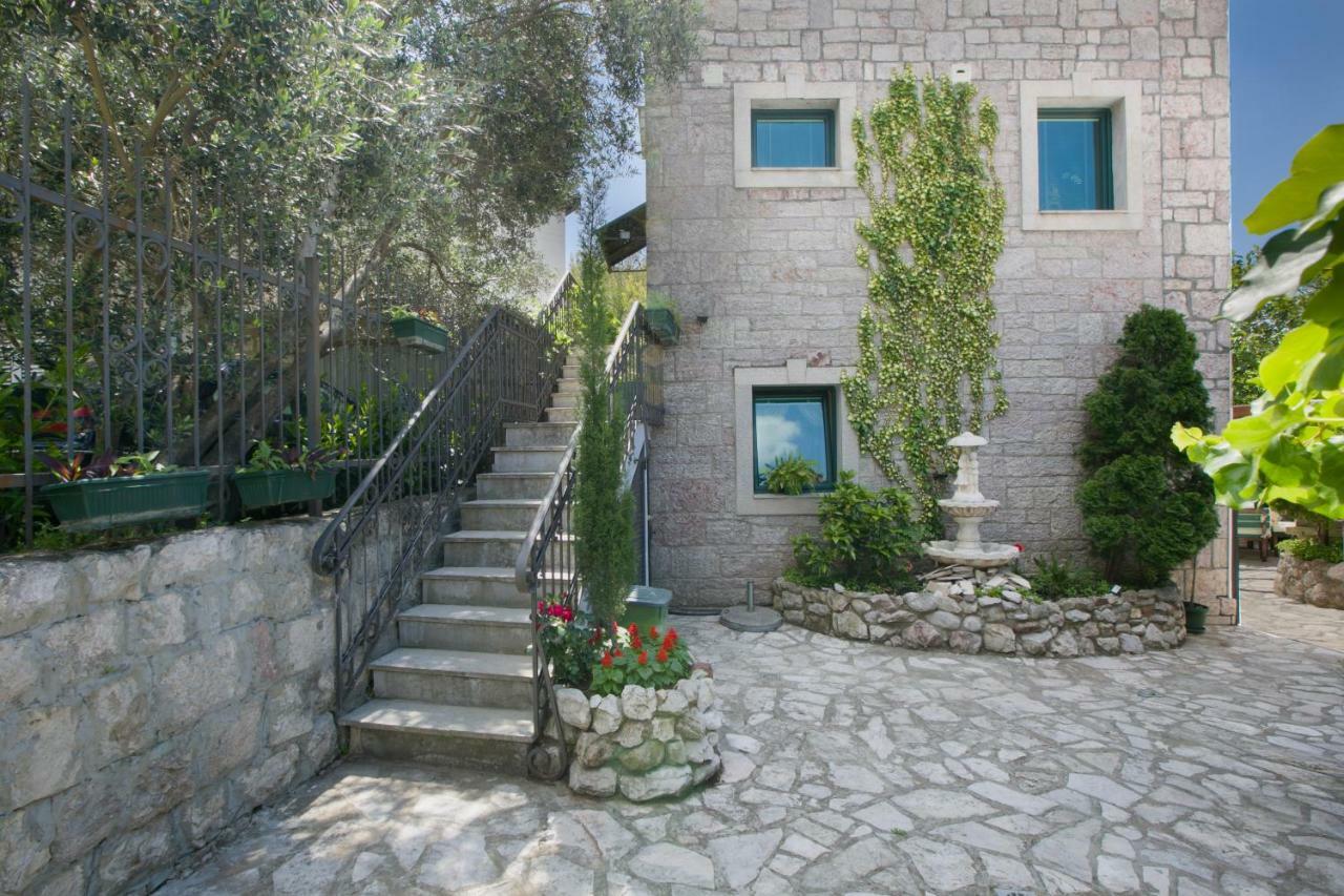 Apartments Holiday Lux Sutomore Exteriér fotografie